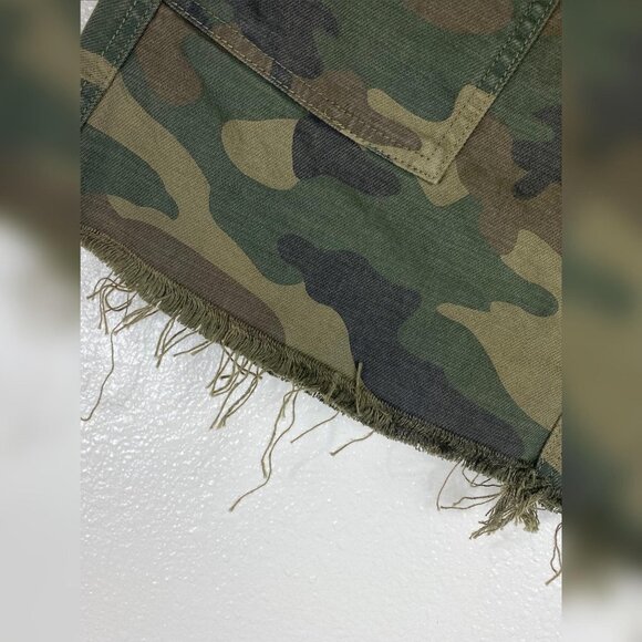 BLANKNYC Camo Mini Skirt Raw Hem NWT - Picture 12 of 12